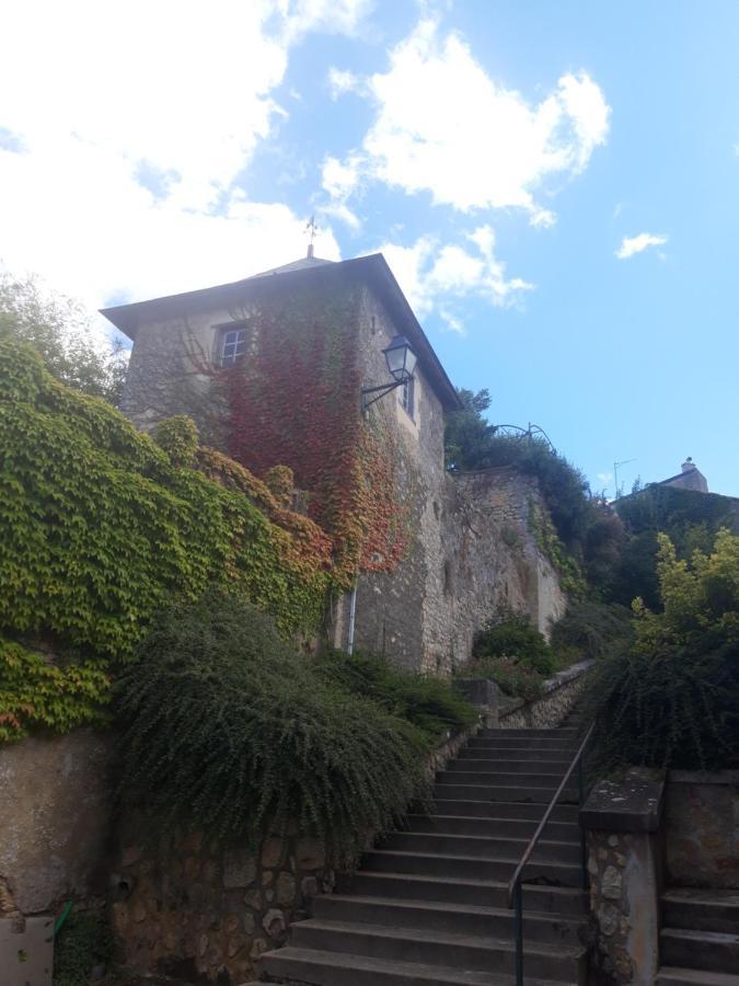 Le Voltaire Bed and Breakfast Airvault Εξωτερικό φωτογραφία