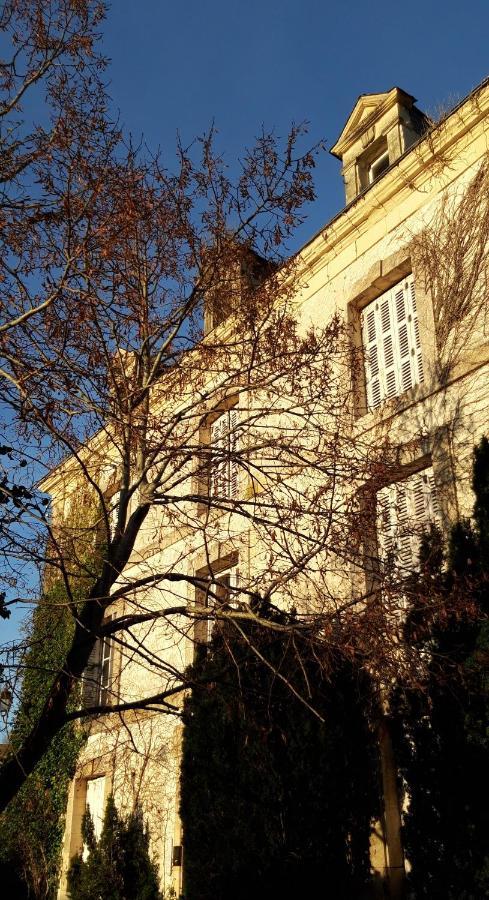 Le Voltaire Bed and Breakfast Airvault Εξωτερικό φωτογραφία