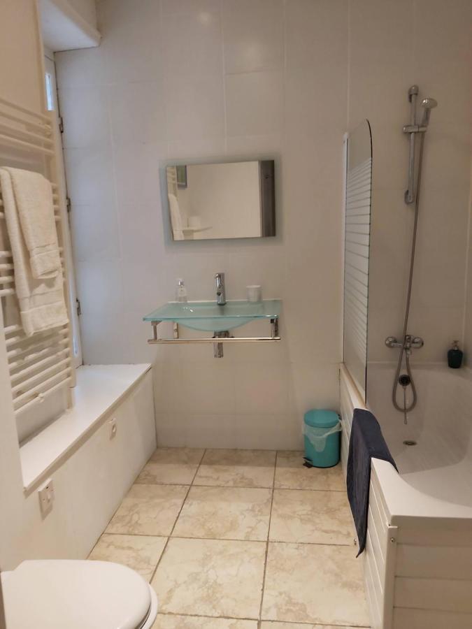 Le Voltaire Bed and Breakfast Airvault Εξωτερικό φωτογραφία