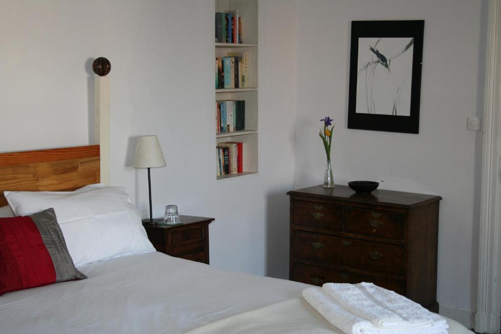 Le Voltaire Bed and Breakfast Airvault Δωμάτιο φωτογραφία