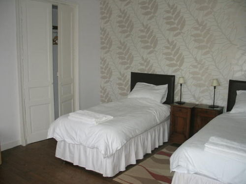 Le Voltaire Bed and Breakfast Airvault Εξωτερικό φωτογραφία