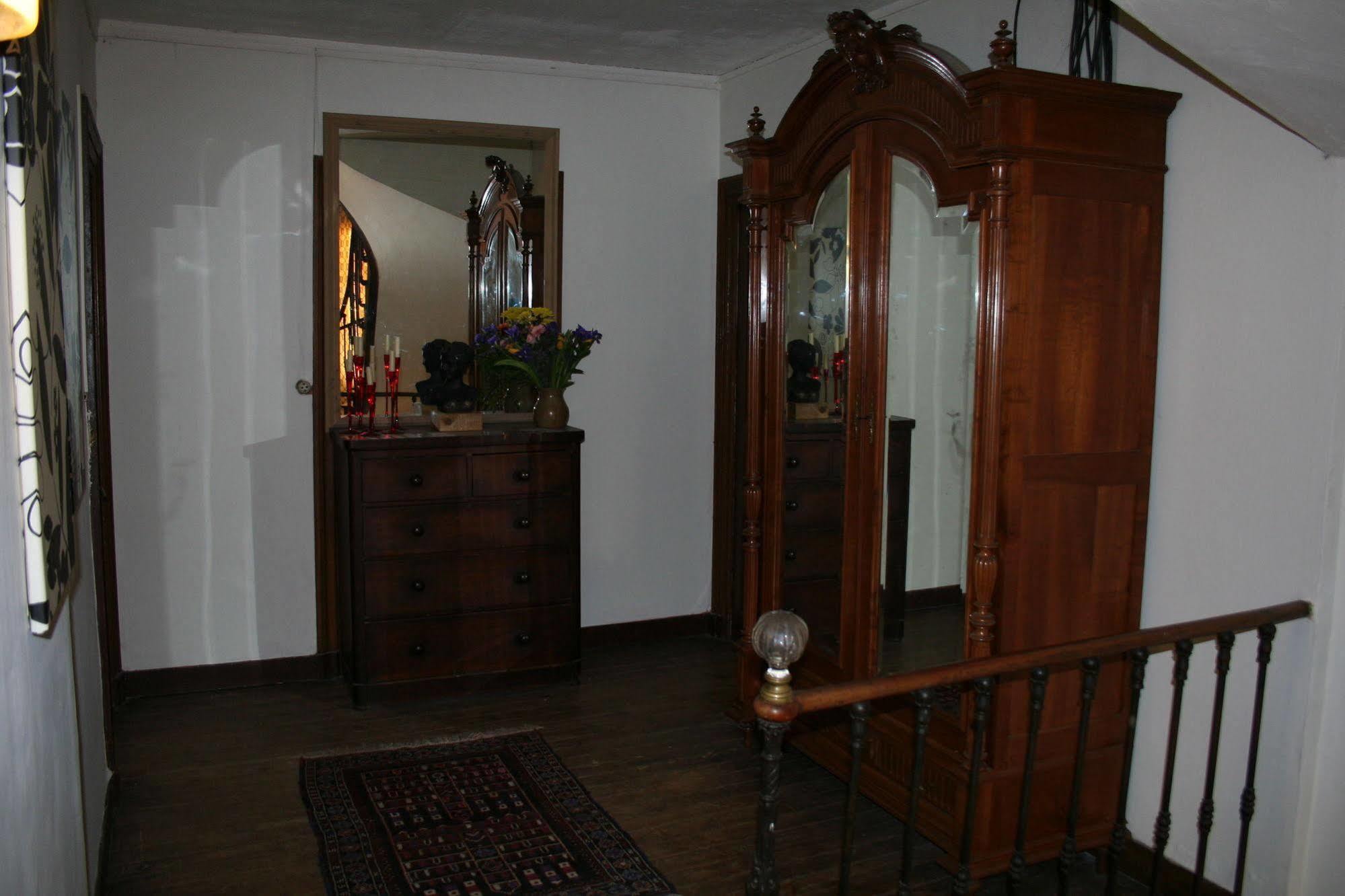 Le Voltaire Bed and Breakfast Airvault Εξωτερικό φωτογραφία